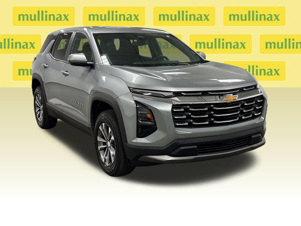 Used 2026 Chevrolet Equinox LT FWD image 2