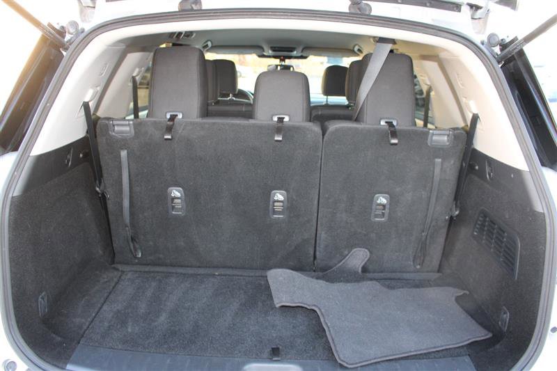 Used 2024 Nissan Pathfinder SV image 18