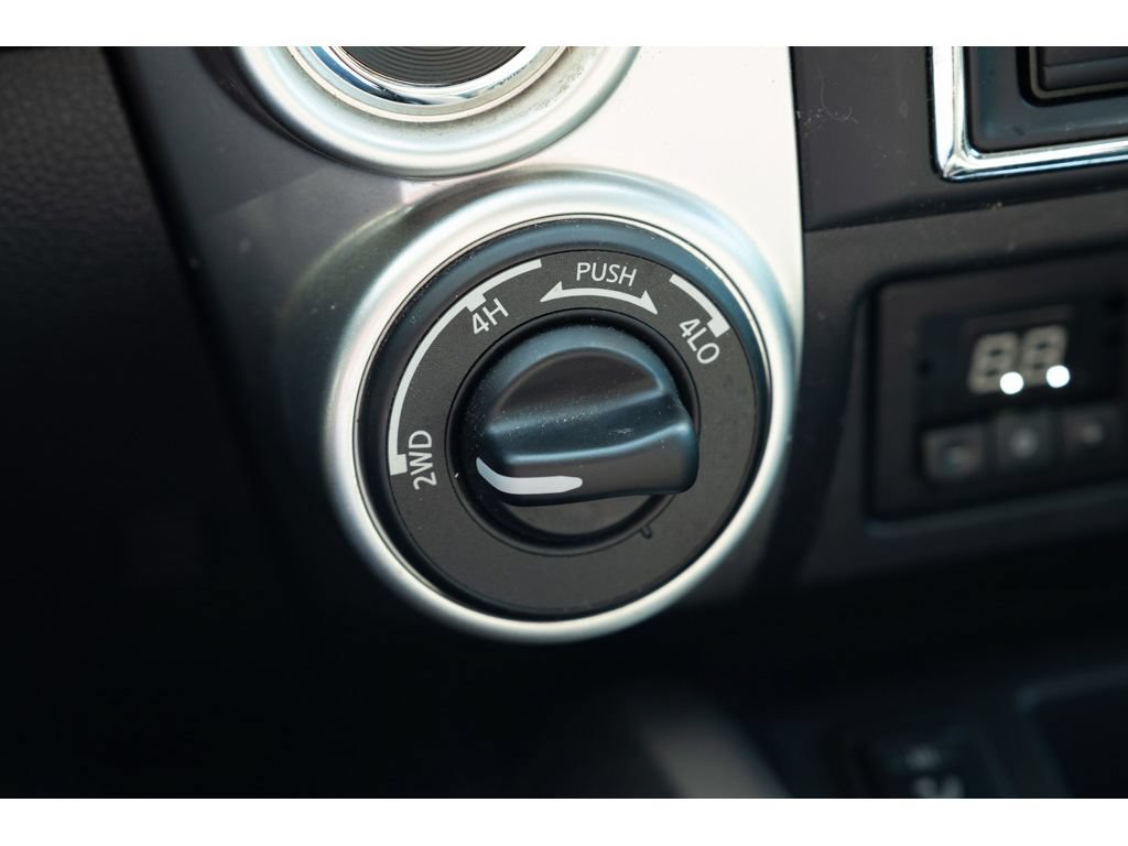 Used 2019 Nissan Titan SV w/ SV Convenience Package AWD/4WD image 29