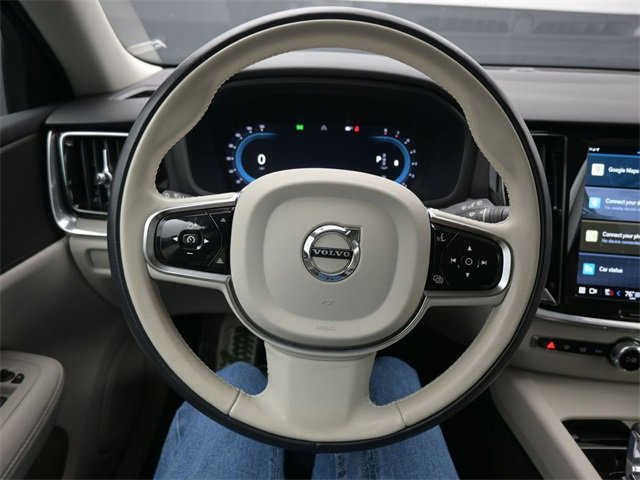 Used 2024 Volvo V60 B5 Cross Country Plus image 23