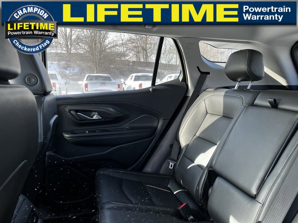 Used 2024 GMC Terrain SLT image 19