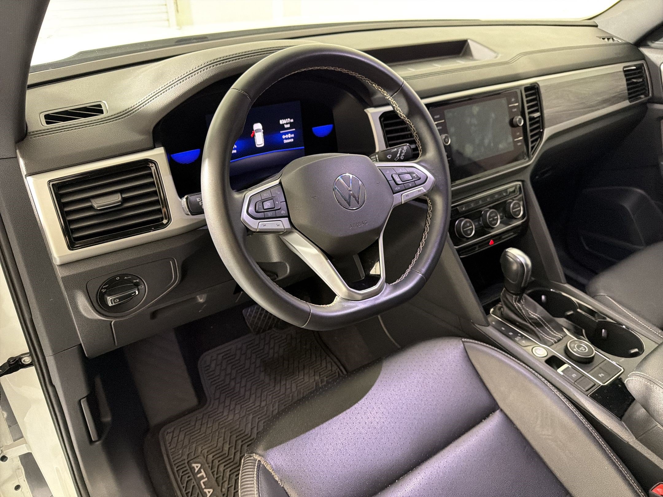Used 2022 Volkswagen Atlas Cross Sport SE w/ Panoramic Sunroof Package AWD/4WD image 4
