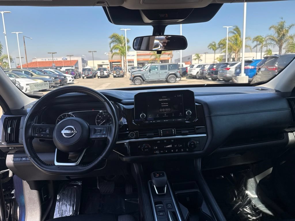 Used 2024 Nissan Pathfinder SV FWD image 23