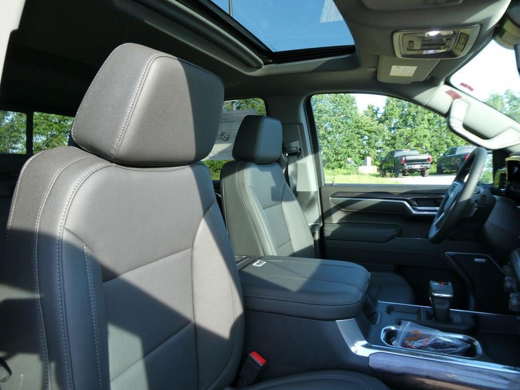 New 2026 Chevrolet Silverado 1500 LTZ w/ LTZ Premium Package AWD/4WD image 13
