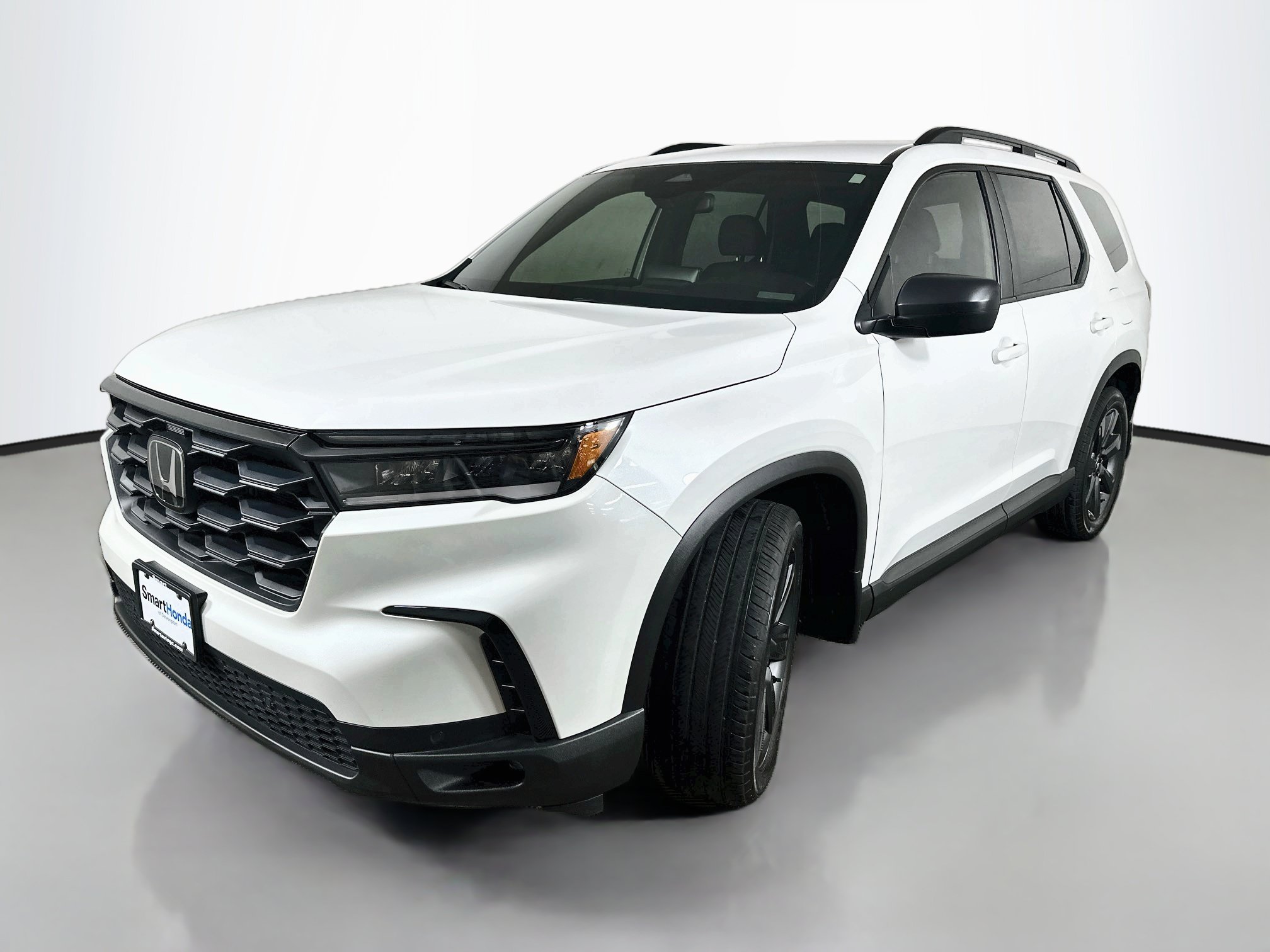Used 2025 Honda Pilot Sport image 3