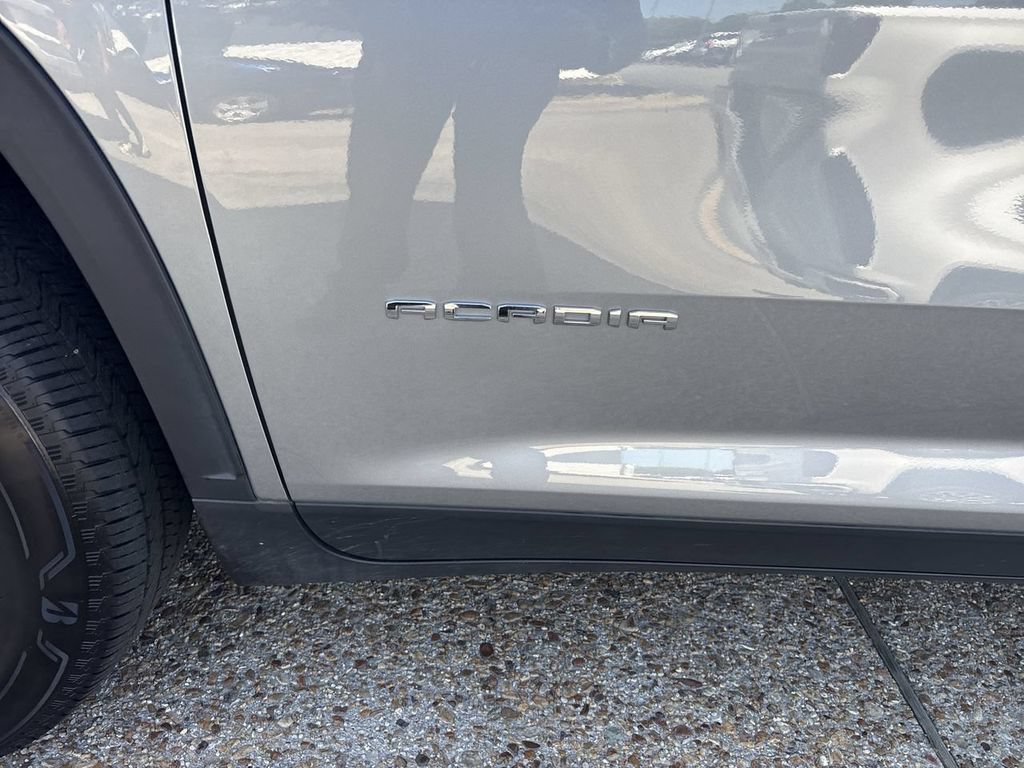 Certified 2025 GMC Acadia Elevation FWD image 32