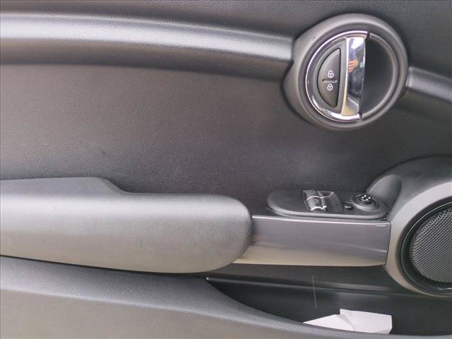 Used 2020 MINI Cooper 2-Door Hardtop w/ Storage Package FWD image 11