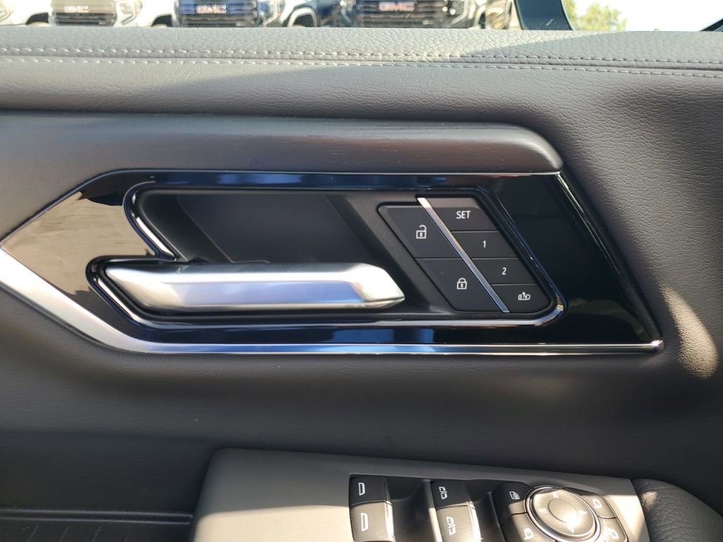 New 2026 GMC Yukon Denali w/ Denali Reserve Package image 30