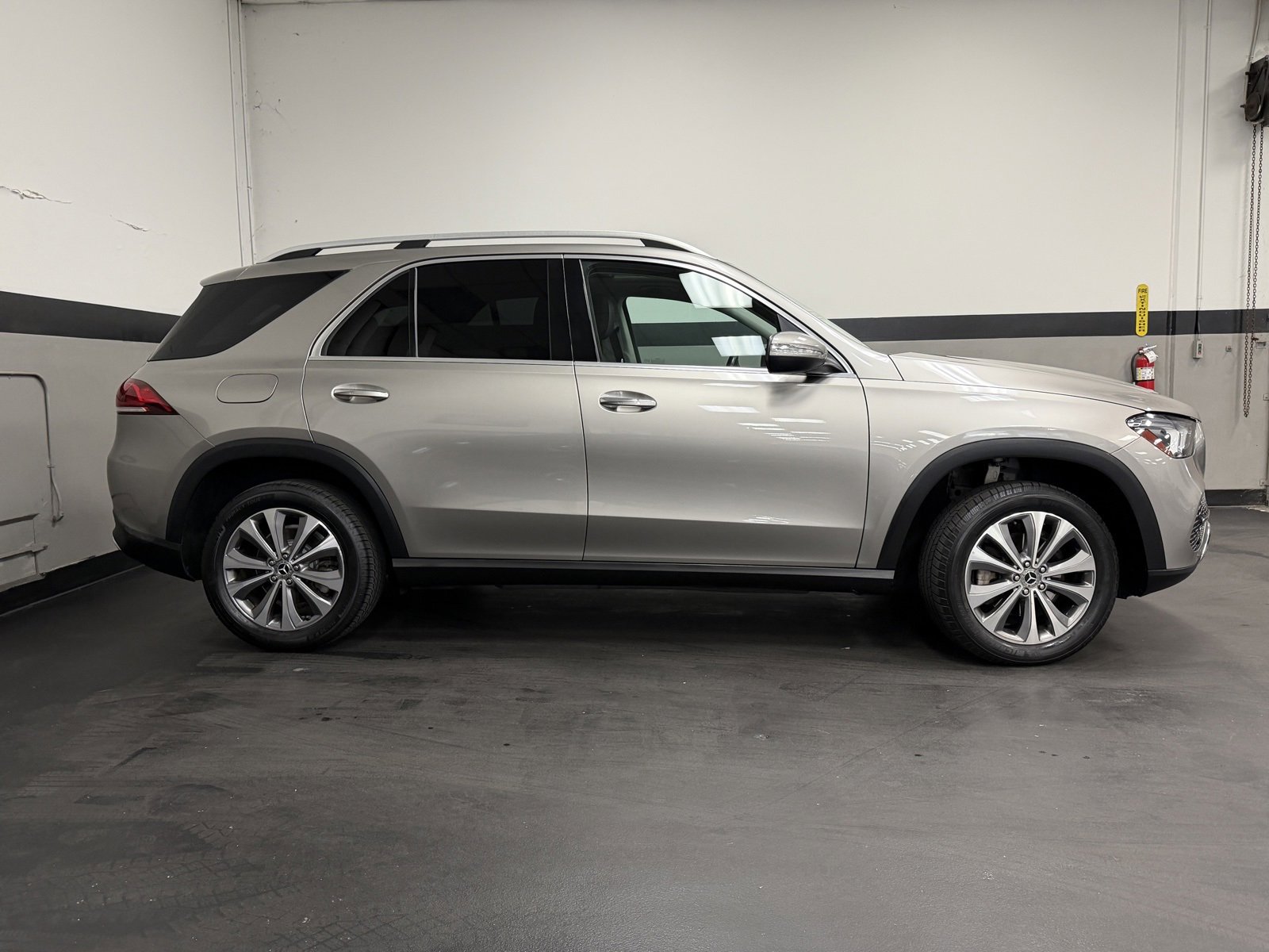 Used 2020 Mercedes-Benz GLE 350 4MATIC image 5