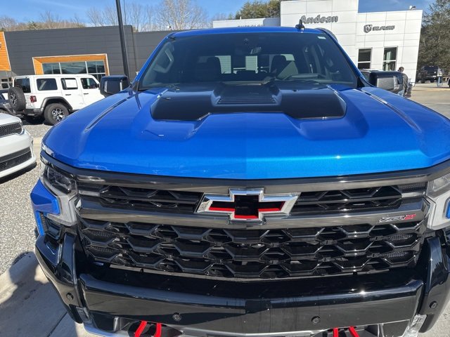 Used 2025 Chevrolet Silverado 1500 ZR2 w/ Technology Package image 13