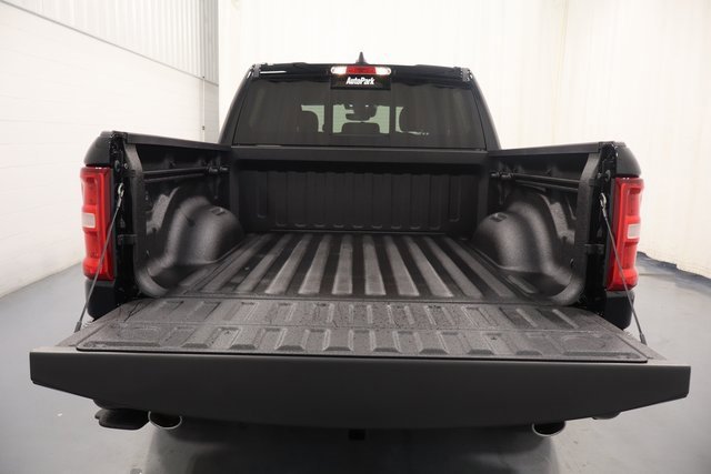 New 2026 RAM 1500 4x4 Crew Cab image 17