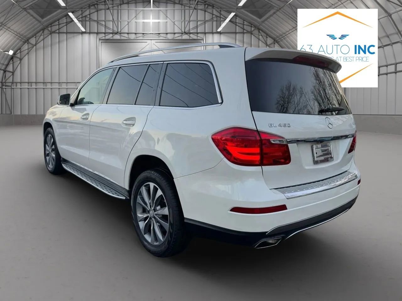 Used 2015 Mercedes-Benz GL 450 4MATIC w/ Appearance Package image 3