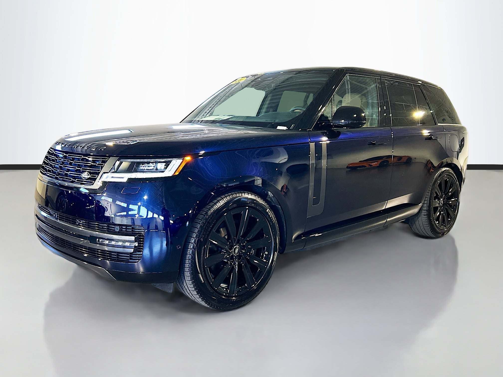 New 2025 Land Rover Range Rover SE