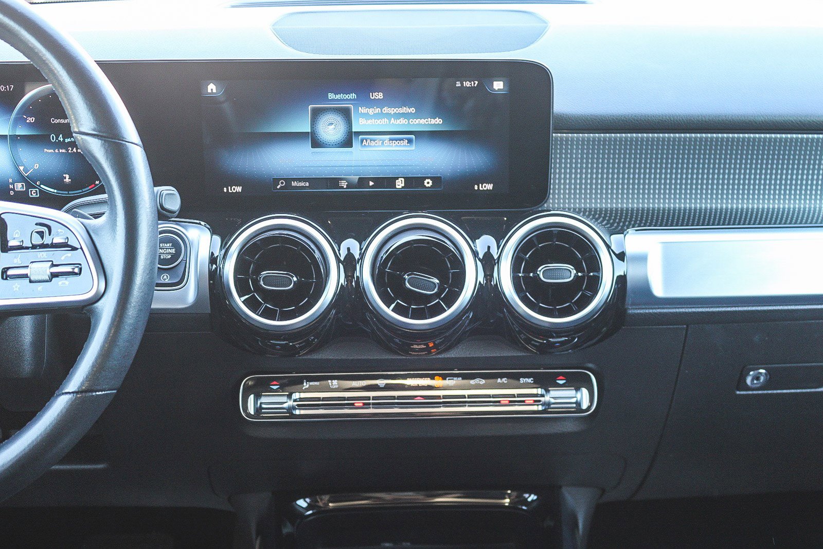 Used 2022 Mercedes-Benz GLB 250 image 14