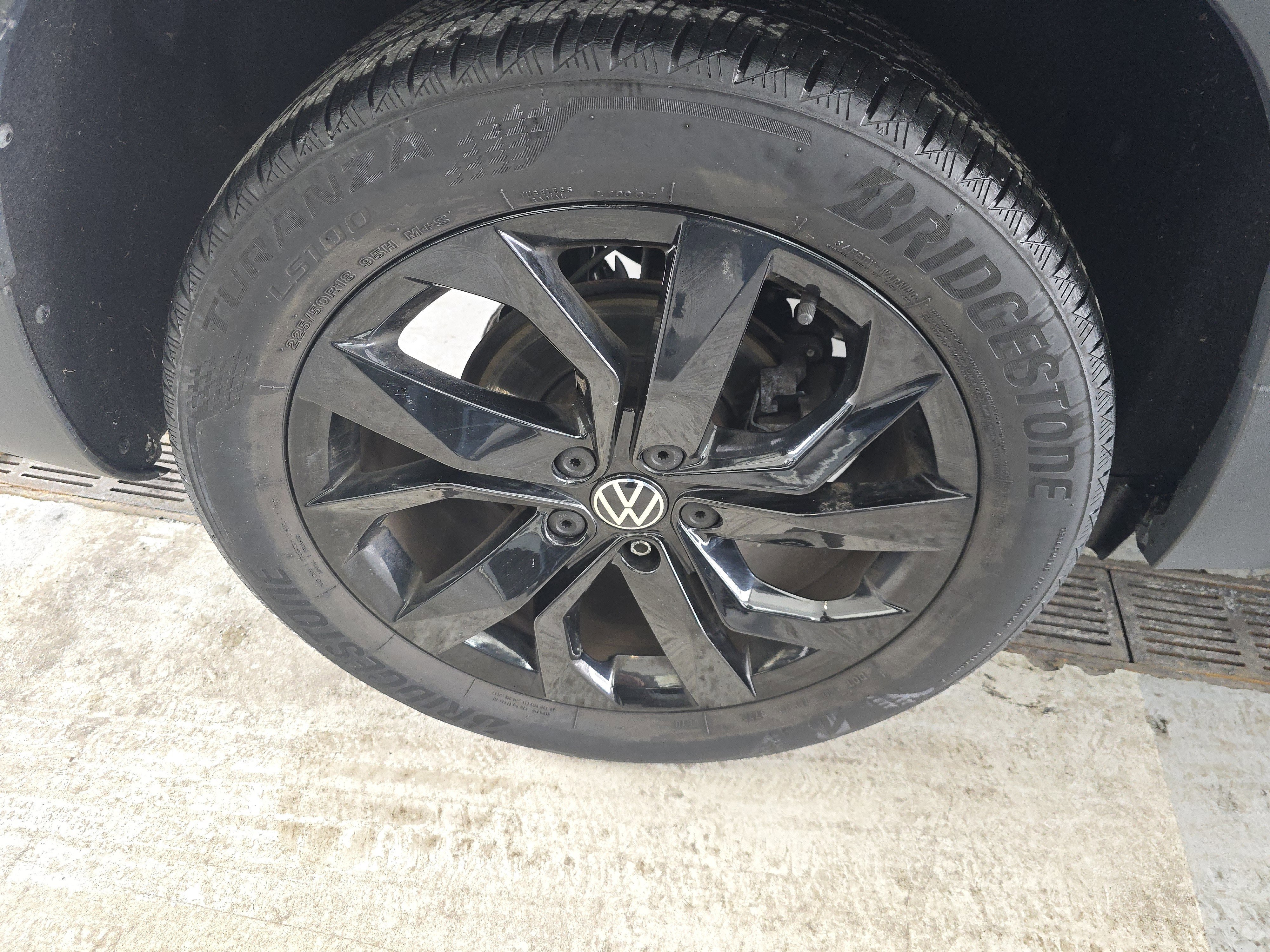 Used 2023 Volkswagen Taos SE image 11