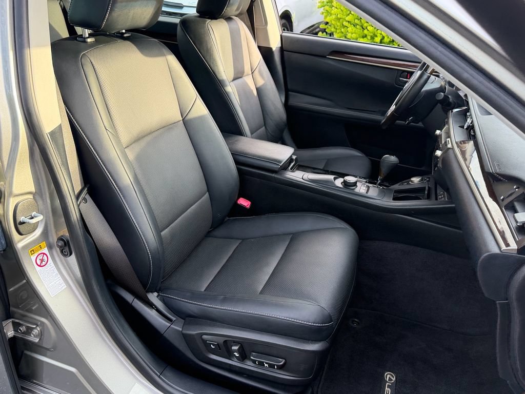 Used 2015 Lexus ES 350 w/ Premium Package FWD image 18