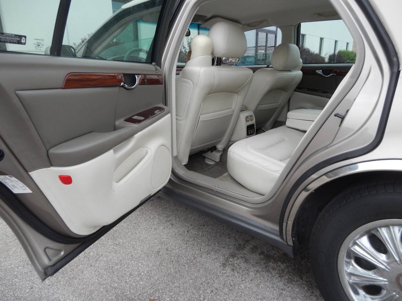 Used 2002 Cadillac De Ville FWD image 29