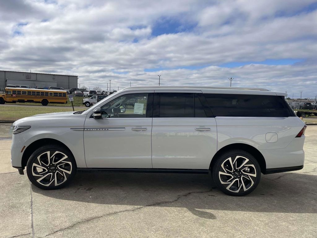 New 2026 Lincoln Navigator L Reserve image 6