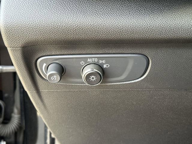 Used 2022 Buick Envision Essence w/ Safety Package image 16