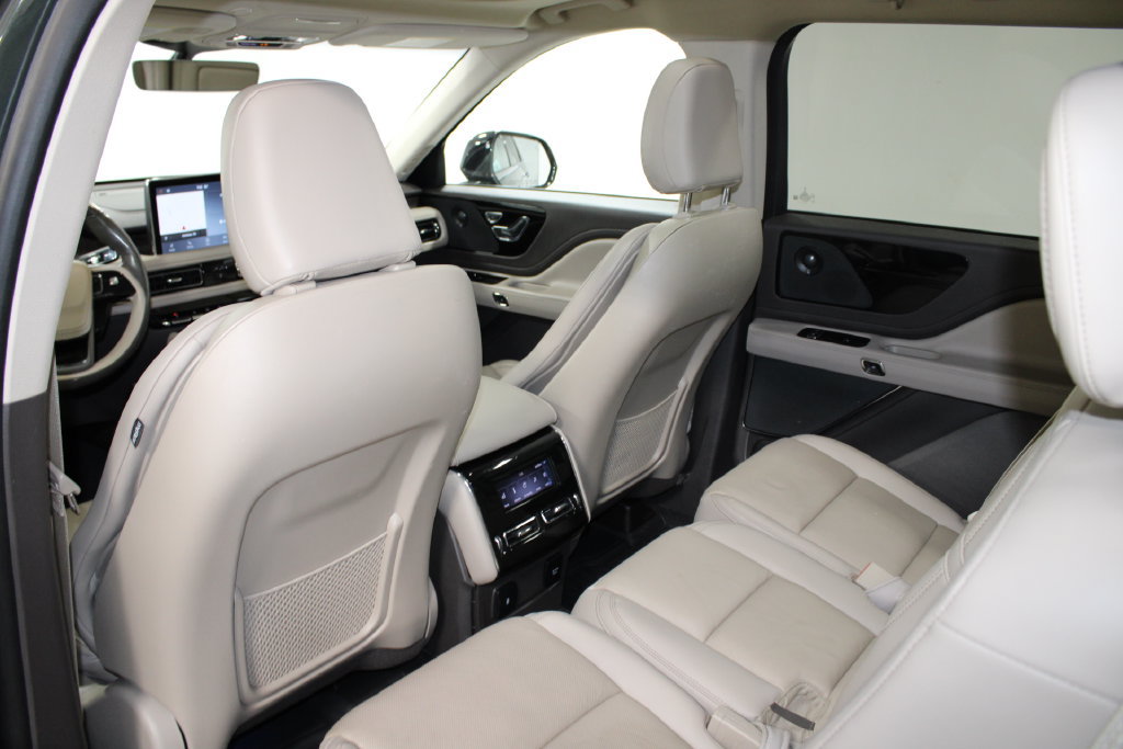 Used 2023 Lincoln Aviator Reserve w/ Equipment Group 201A AWD/4WD image 27