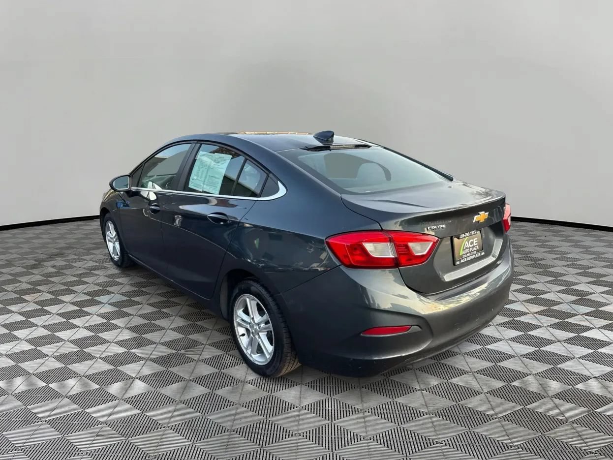 Used 2018 Chevrolet Cruze LT FWD image 7