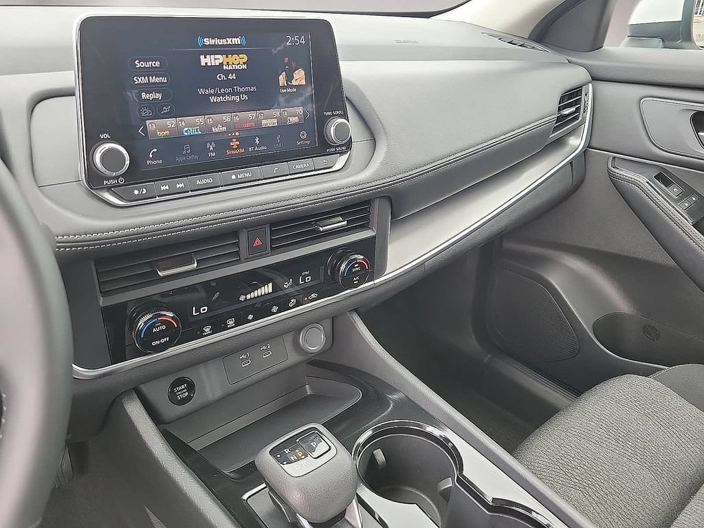 Used 2025 Nissan Rogue SV FWD image 20