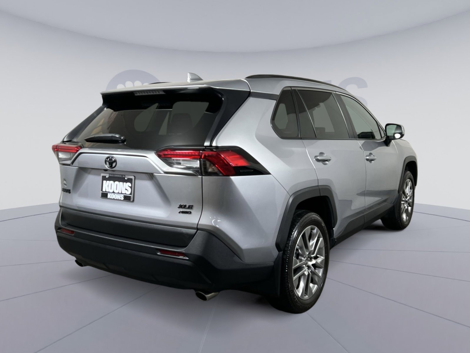 Used 2023 Toyota RAV4 XLE Premium image 7