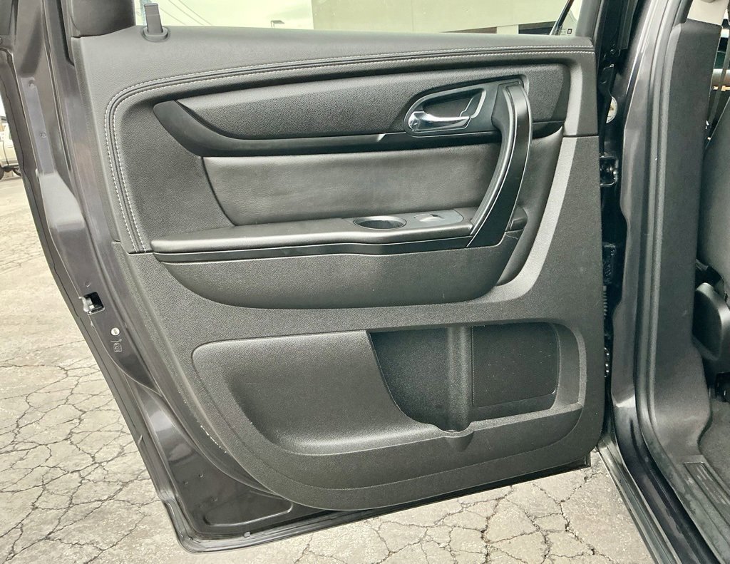 Used 2016 Chevrolet Traverse LT w/ Style and Technology Package image 33