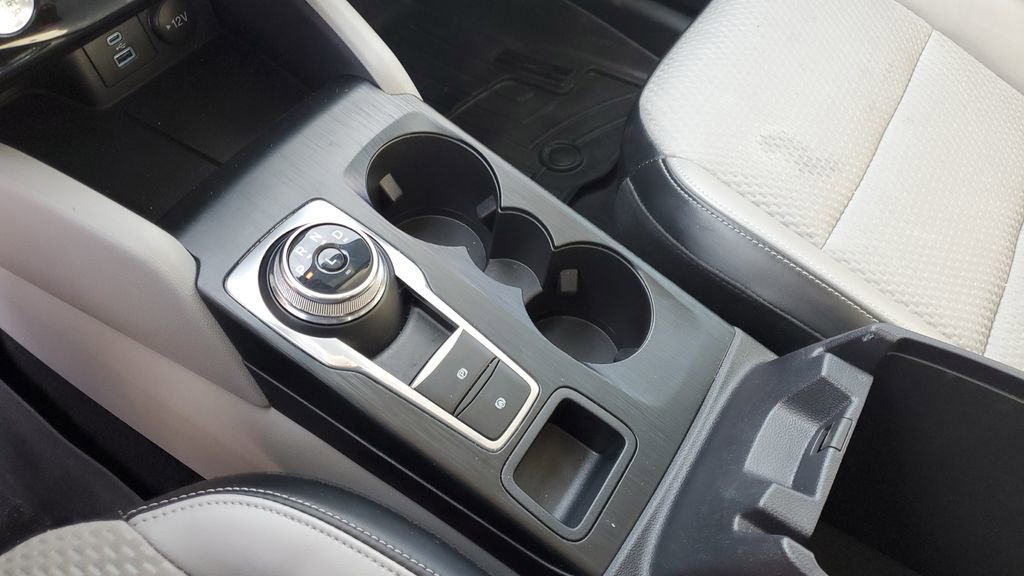 Used 2023 Ford Escape SE image 17