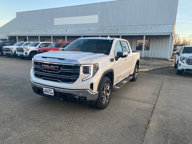 Used 2023 GMC Sierra 1500 SLT w/ SLT Premium Plus Package AWD/4WD image 2