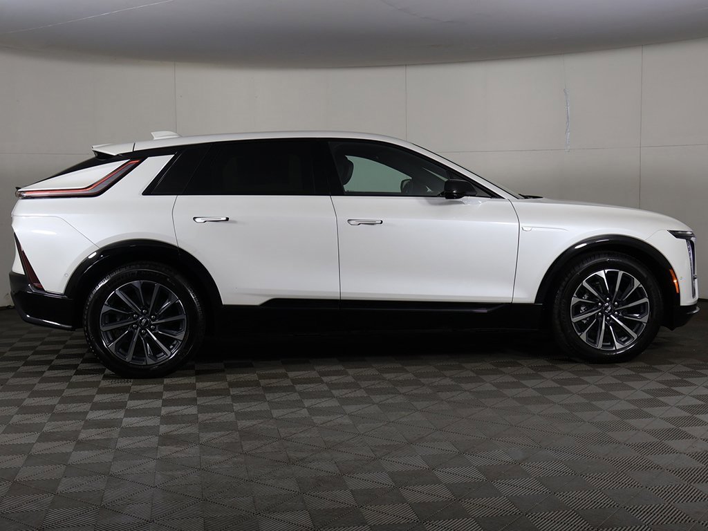 Used 2025 Cadillac Lyriq Sport w/ LPO, Floor Liner Package image 18