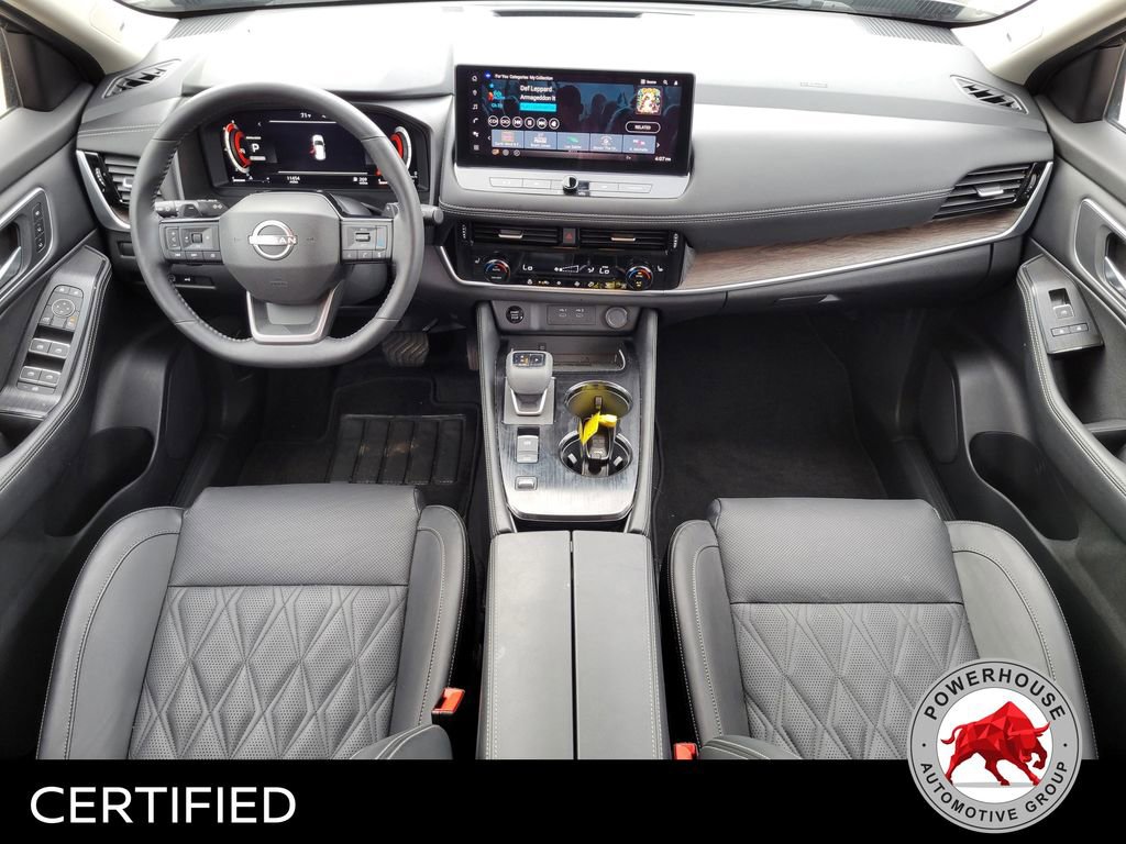 Used 2025 Nissan Rogue Platinum image 18