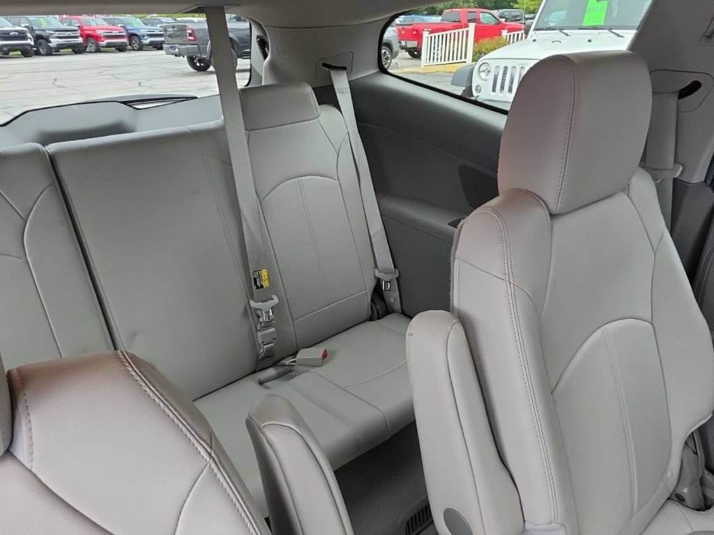 Certified 2016 Chevrolet Traverse LT FWD image 29