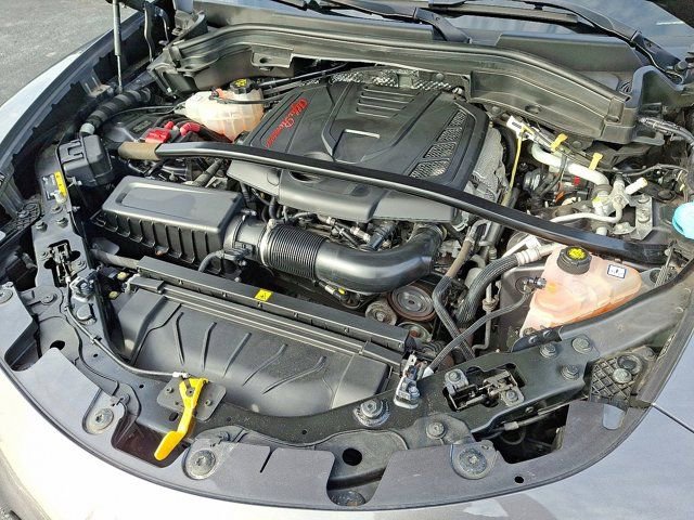 Used 2022 Alfa Romeo Stelvio Veloce AWD/4WD image 34