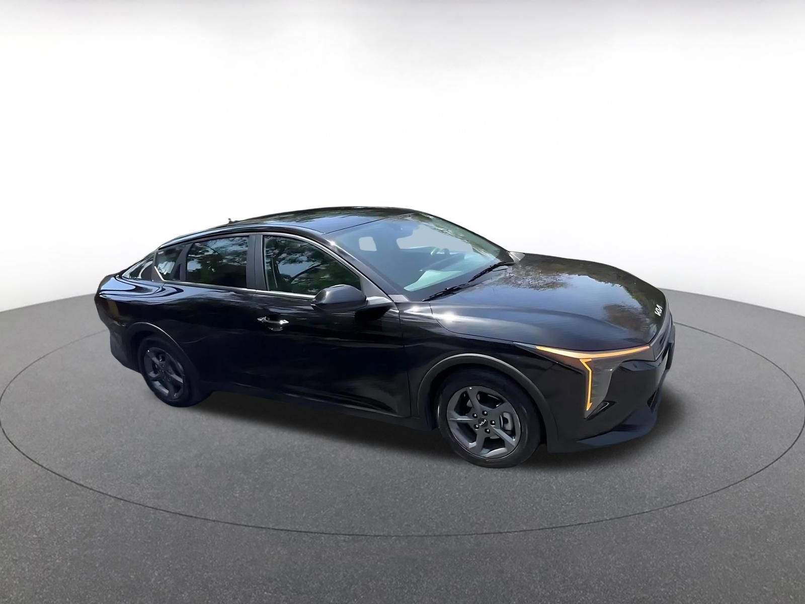 Used 2025 Kia K4 FWD image 2