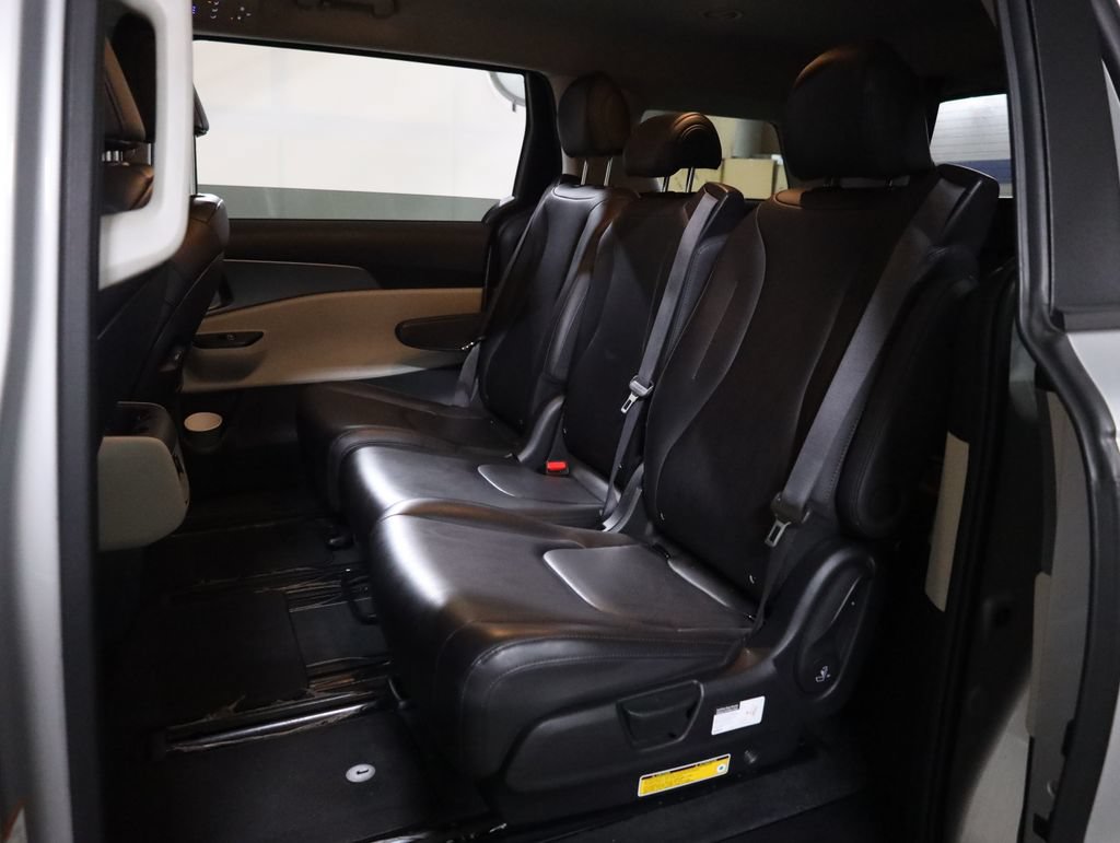 Used 2022 Kia Carnival LX FWD image 50