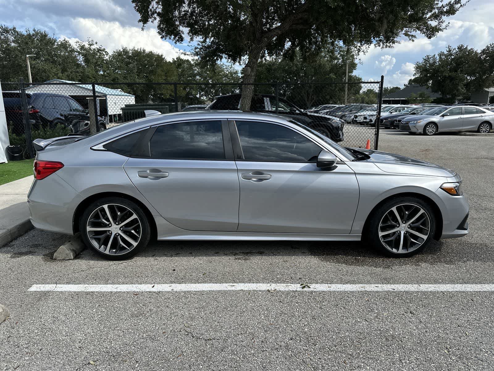 Used 2022 Honda Civic Touring image 10
