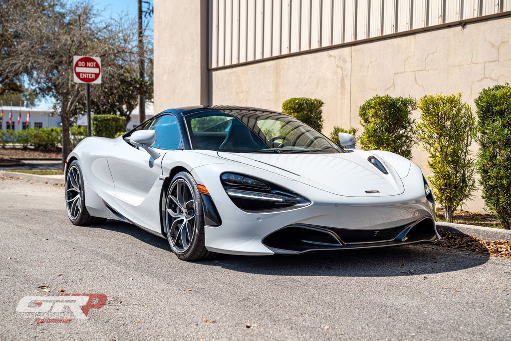 Used 2022 McLaren 720S Spider image 1