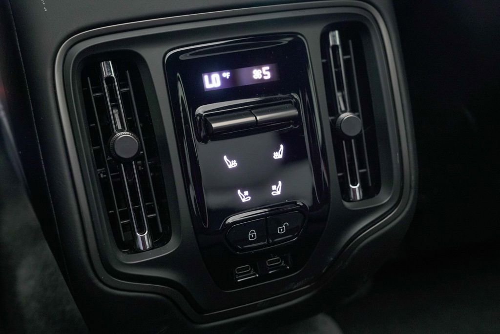 New 2026 Aston Martin DBX S image 27