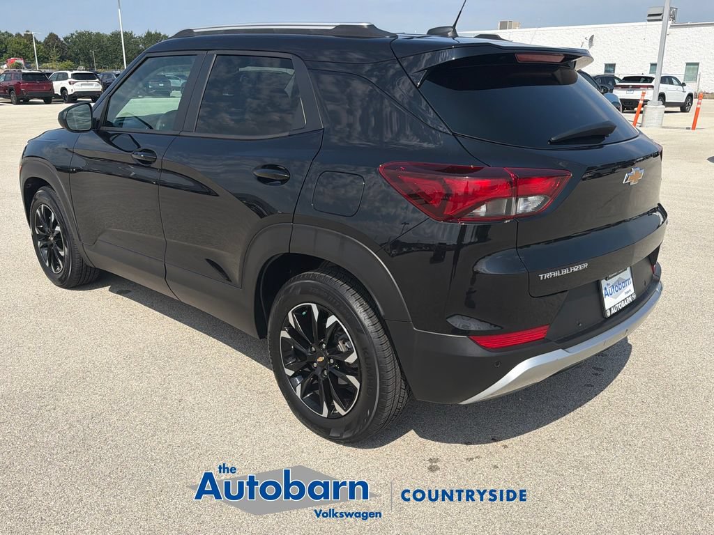 Used 2021 Chevrolet TrailBlazer LT w/ Sun and Liftgate Package FWD image 4