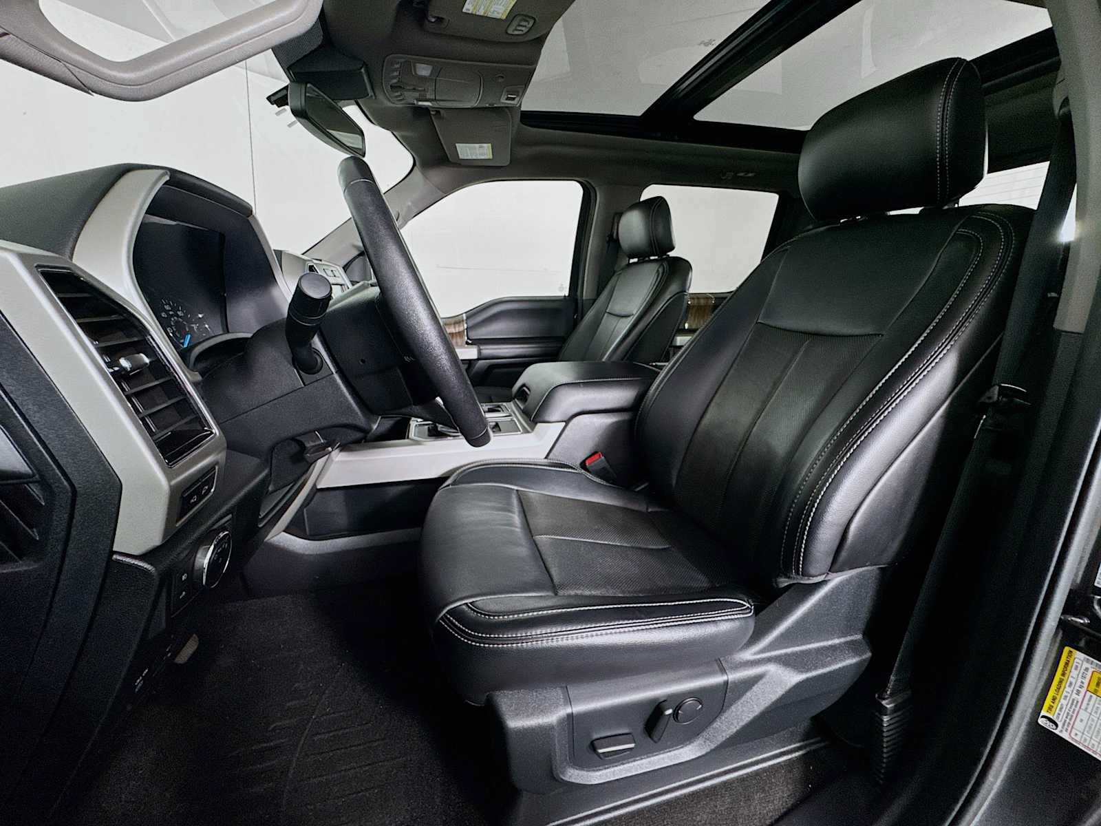 Used 2019 Ford F150 Lariat w/ Equipment Group 501A Mid AWD/4WD image 11