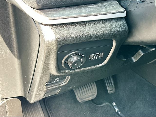 Used 2025 Jeep Grand Cherokee Limited AWD/4WD image 10