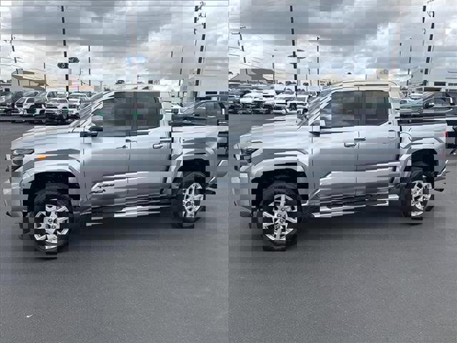 Used 2025 Toyota Tacoma SR5 image 10