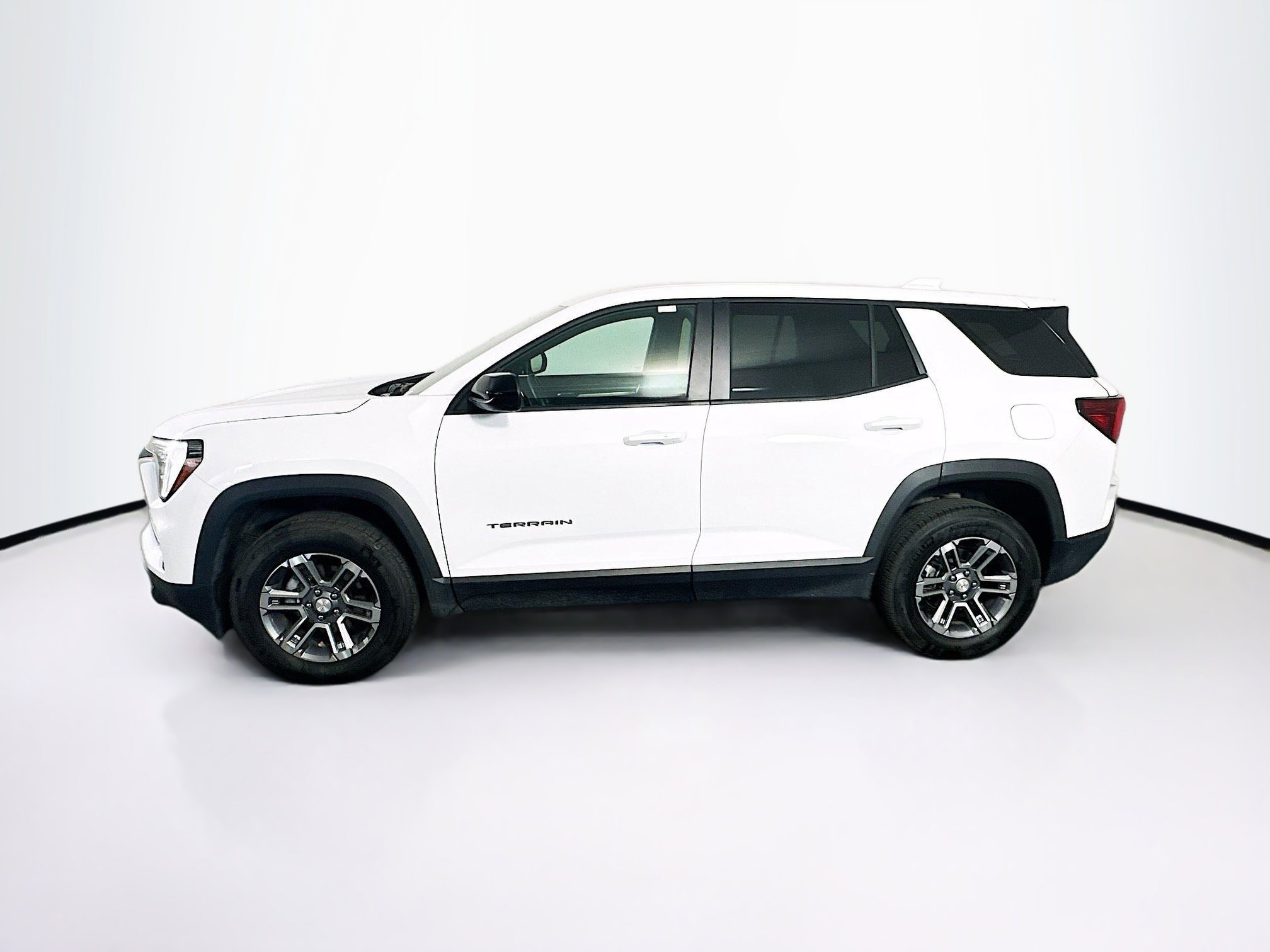 Used 2025 GMC Terrain Elevation image 4