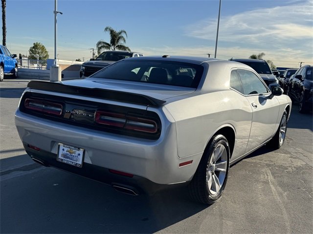 Used 2023 Dodge Challenger SXT image 4