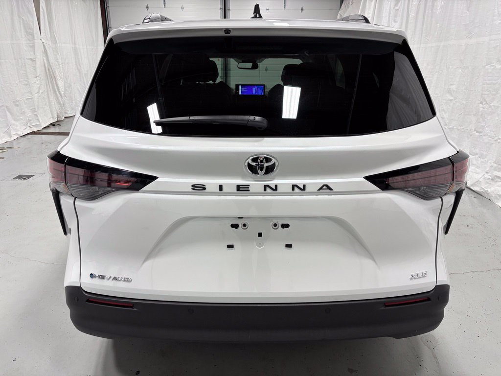 Used 2026 Toyota Sienna XLE AWD/4WD image 6