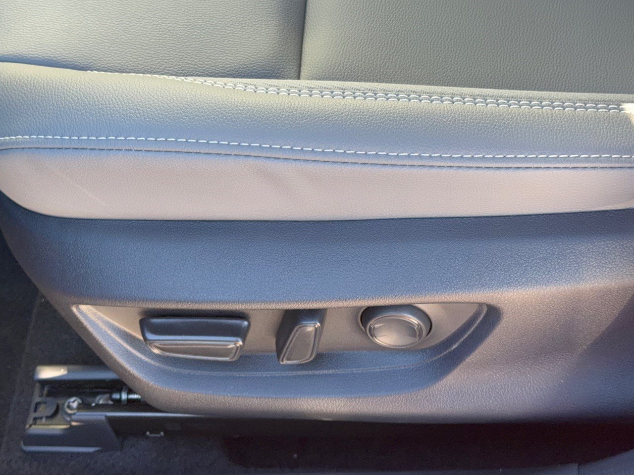 Used 2026 Toyota Camry SE FWD image 16