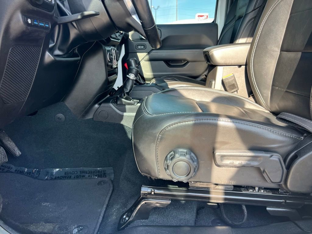 Used 2022 Jeep Wrangler Unlimited Sahara w/ Cold Weather Group image 40