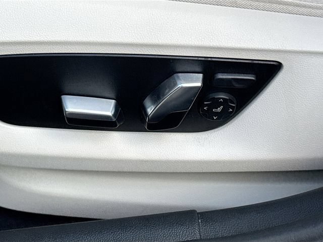 Used 2023 BMW 530i w/ Premium Package RWD image 26