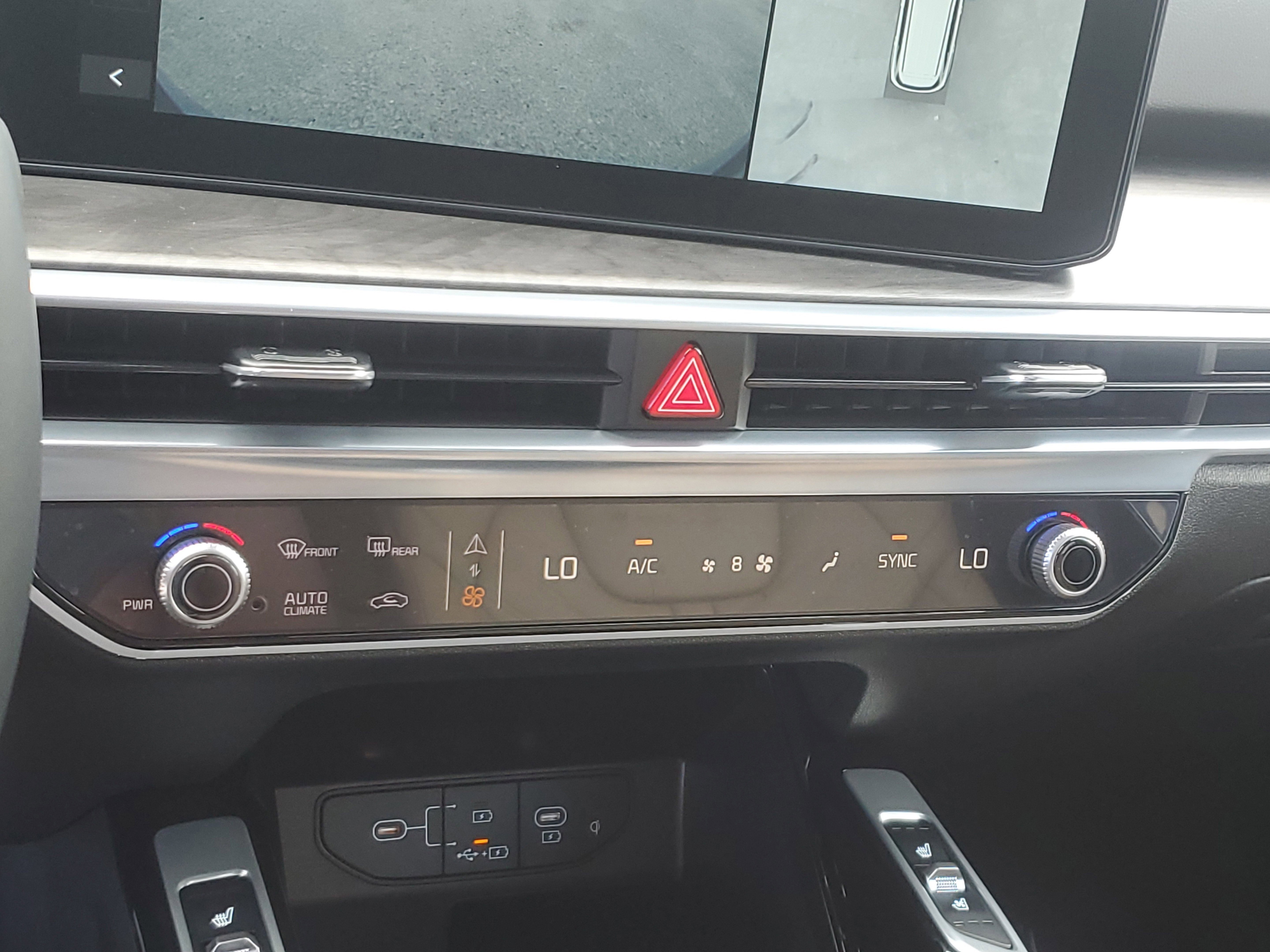 New 2025 Kia Sorento SX Prestige w/ Olive Brown Leather Package image 29